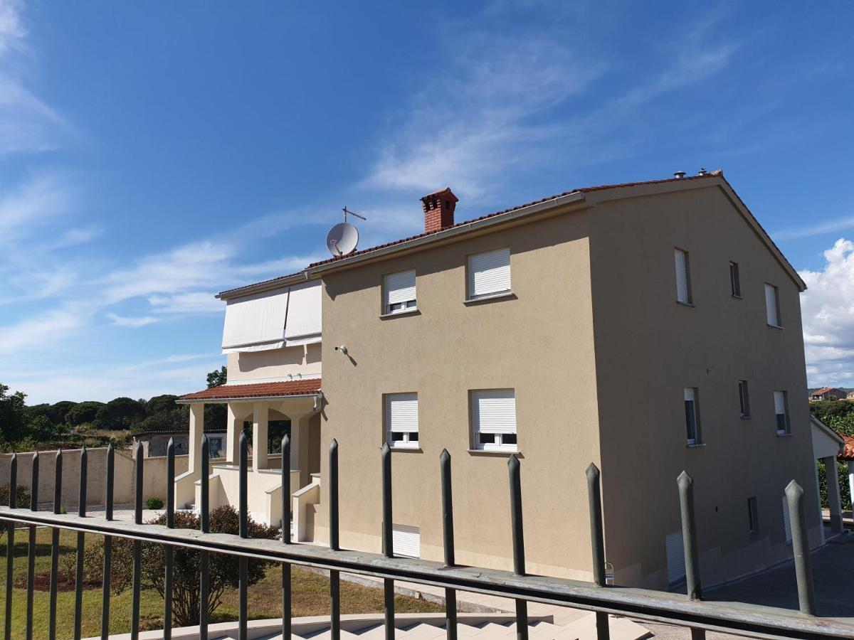 Apartments With A Parking Space Valbandon, Fazana - 7296 Štinjan Εξωτερικό φωτογραφία